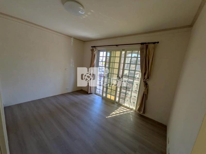 陽光山林雙併透天房屋室內格局與周邊環境