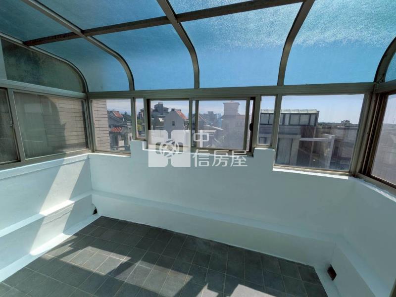 陽光山林雙併透天房屋室內格局與周邊環境