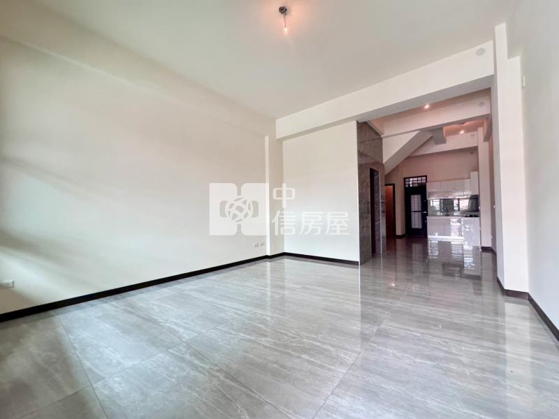 草屯南開學區全新電梯別墅房屋室內格局與周邊環境