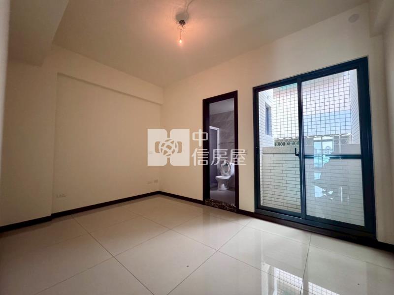 草屯南開學區全新電梯別墅房屋室內格局與周邊環境