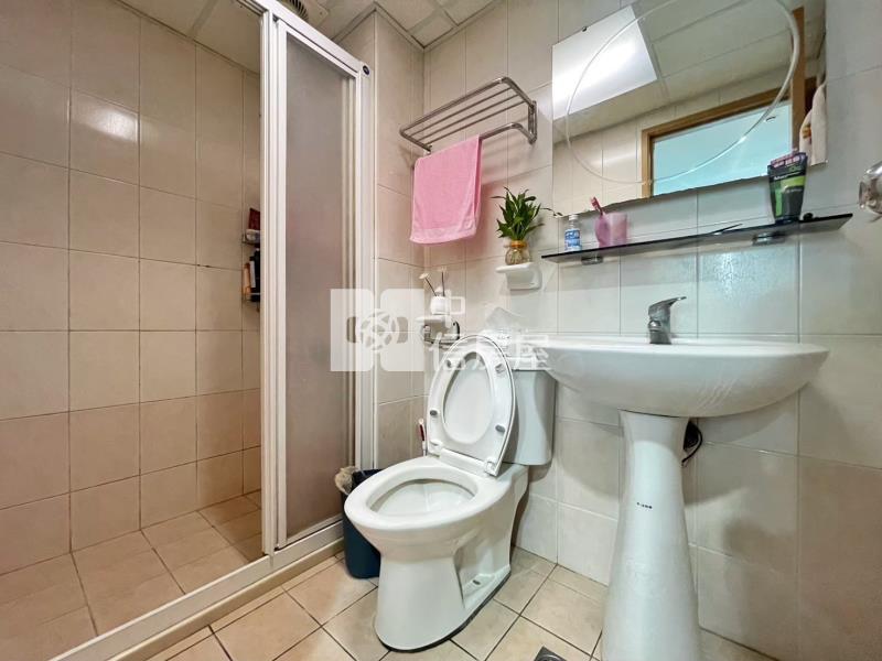 優活21次頂樓景觀三房車房屋室內格局與周邊環境