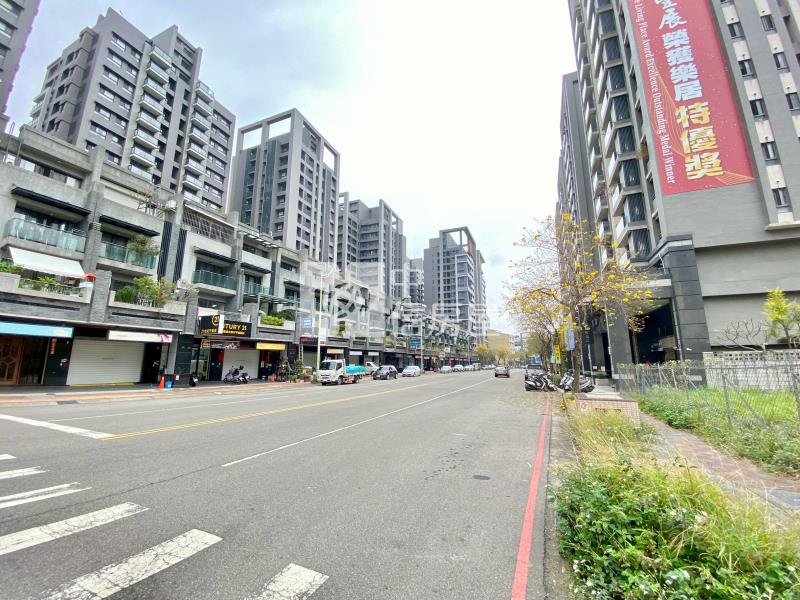 (泓瑞順世代)太原生活圈全新2房2衛平車房屋室內格局與周邊環境