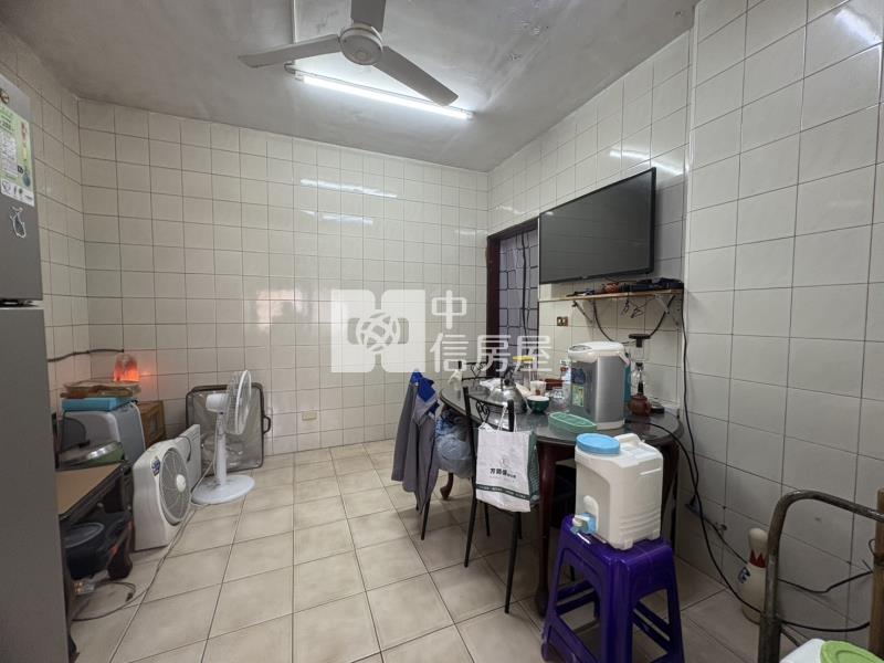 明誠中學公寓一樓房屋室內格局與周邊環境