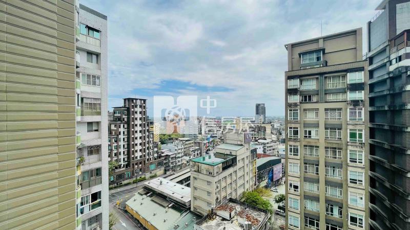 市中心面海高樓挑高熱湯屋房屋室內格局與周邊環境