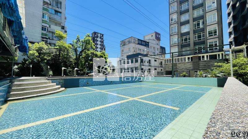 市中心面海高樓挑高溫泉熱湯屋房屋室內格局與周邊環境