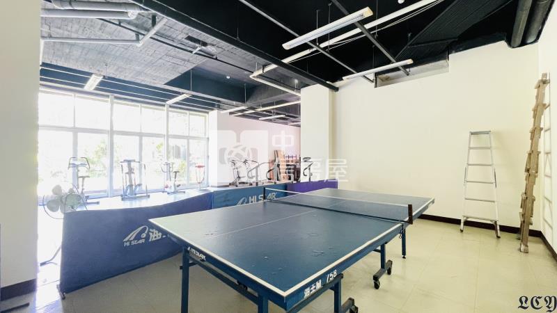 市中心面海高樓挑高溫泉熱湯屋房屋室內格局與周邊環境