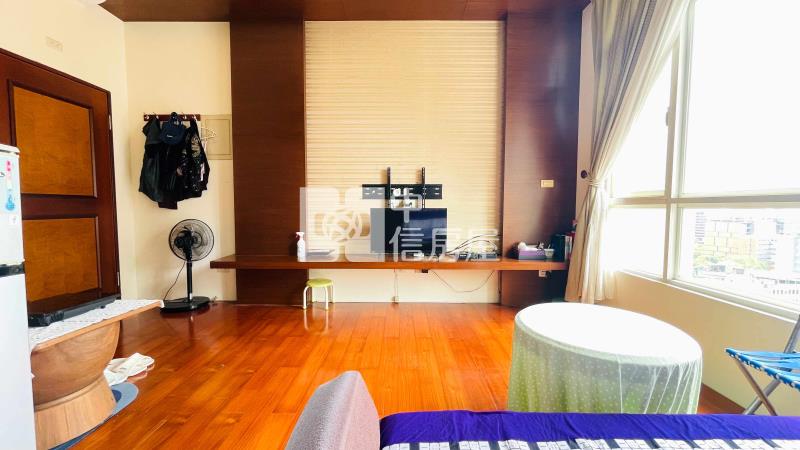 市中心面海高樓挑高熱湯屋房屋室內格局與周邊環境