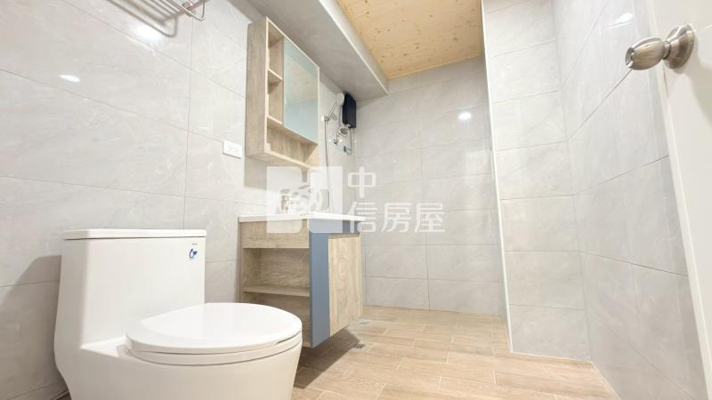 市中心平車2房 ★影音空拍在中信嘉義玉山店房屋室內格局與周邊環境