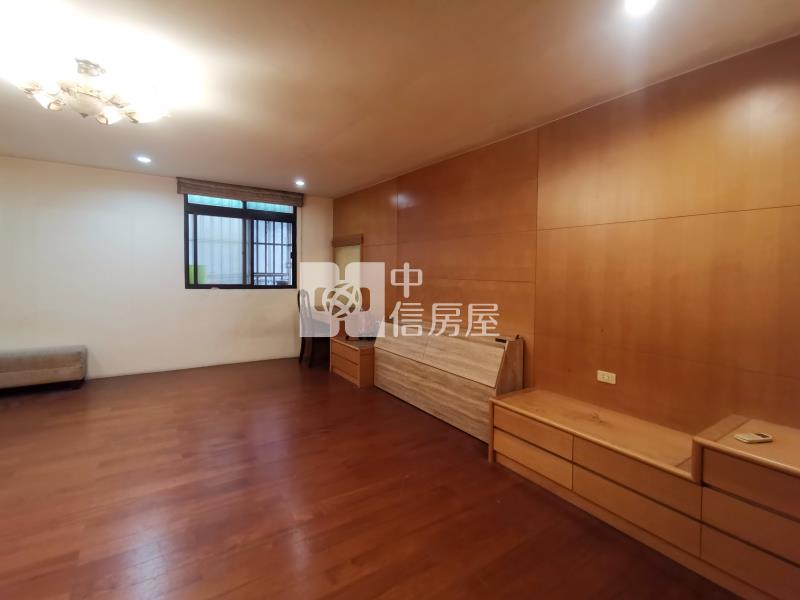 正昌平路熱鬧透店房屋室內格局與周邊環境