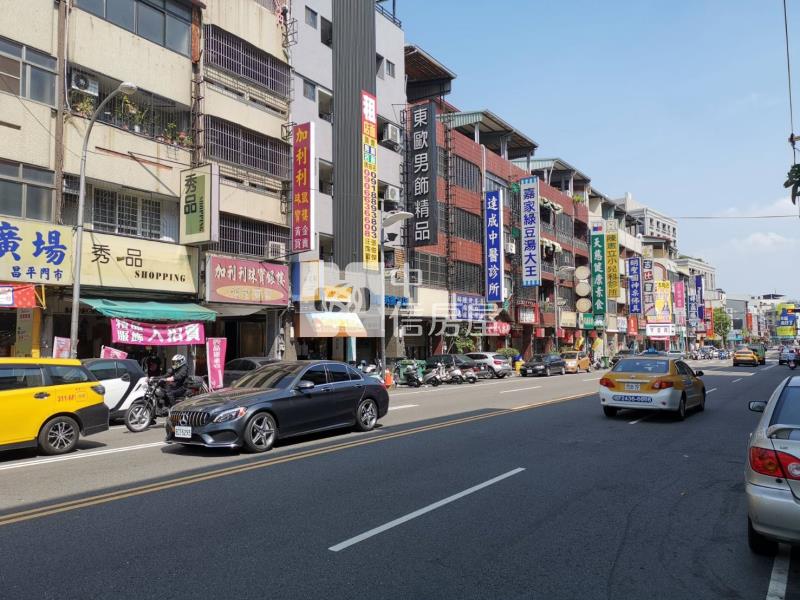 正昌平路熱鬧透店房屋室內格局與周邊環境