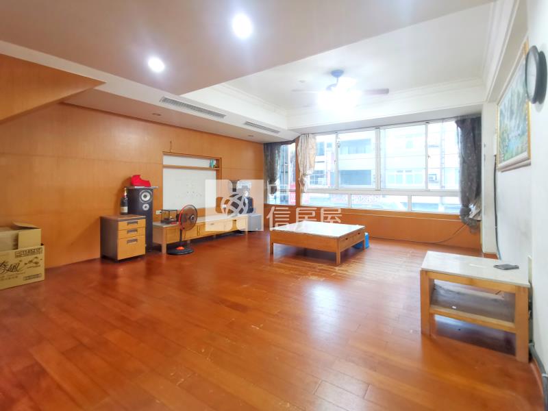 正昌平路熱鬧透店房屋室內格局與周邊環境