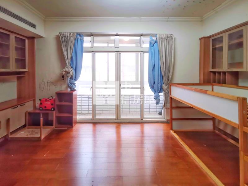 正昌平路熱鬧透店房屋室內格局與周邊環境