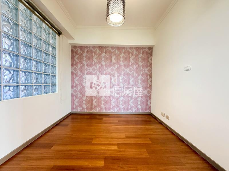 崇蘭景觀3+1房華廈房屋室內格局與周邊環境