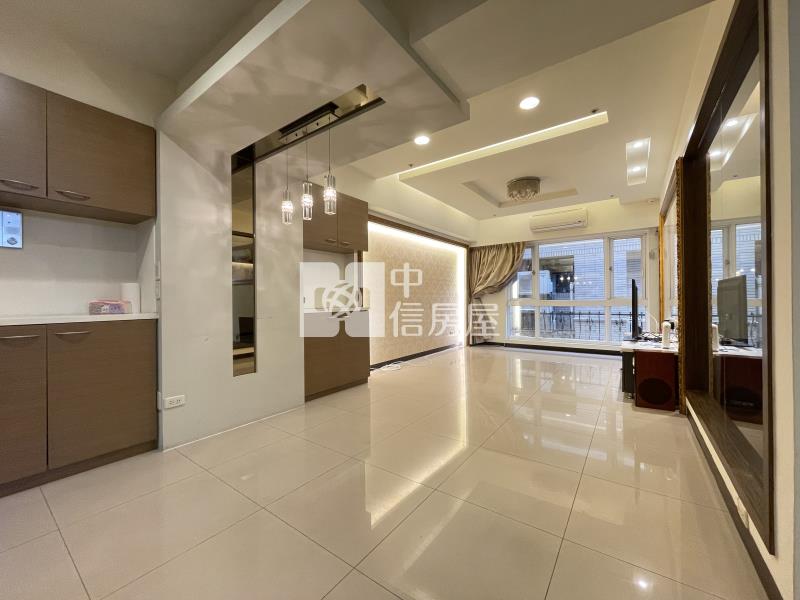 法國香榭裝潢美三房+大車位房屋室內格局與周邊環境