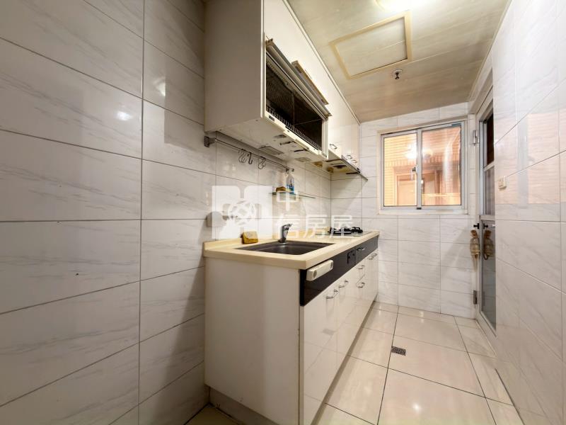 法國賞次頂樓3房+機車位房屋室內格局與周邊環境