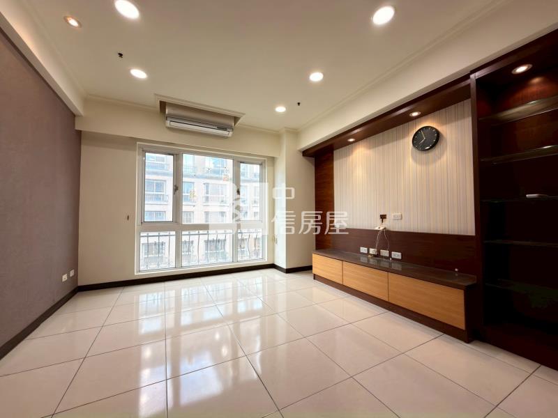 法國賞次頂樓3房+機車位房屋室內格局與周邊環境