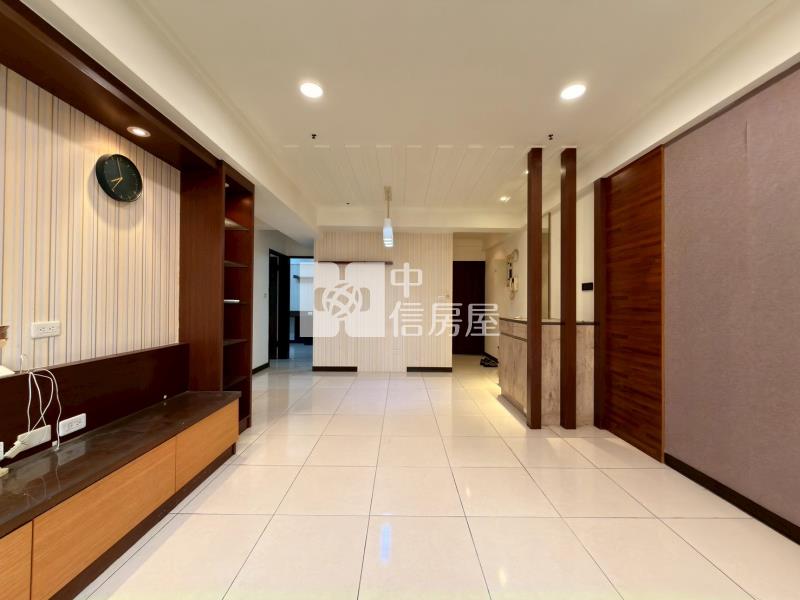 法國賞次頂樓3房+機車位房屋室內格局與周邊環境