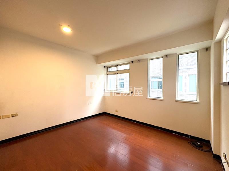 專任🏡中壢大江社區型邊間美墅房屋室內格局與周邊環境