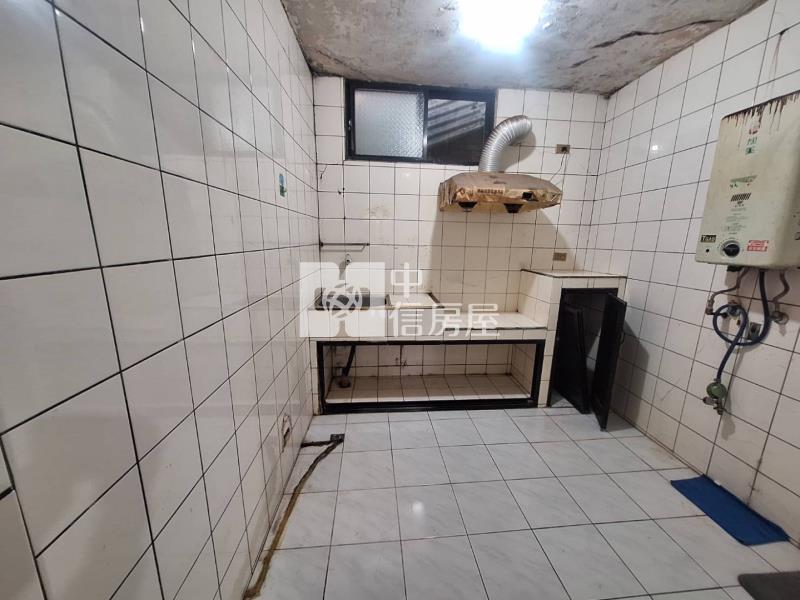 龍岡圓環都計內住宅用地**買地送屋**房屋室內格局與周邊環境