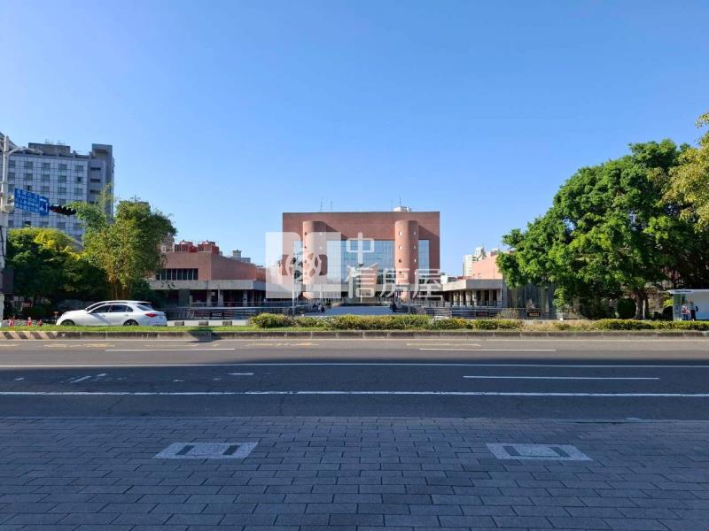 文化新世紀景觀4房+平車房屋室內格局與周邊環境