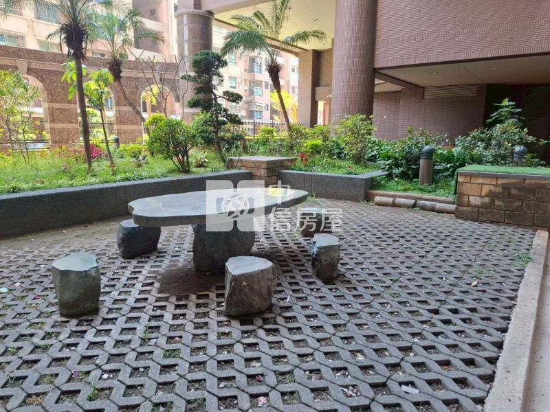 文化新世紀景觀4房+平車房屋室內格局與周邊環境