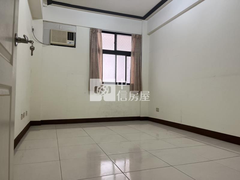 中國醫旁健身採光3+1房屋室內格局與周邊環境