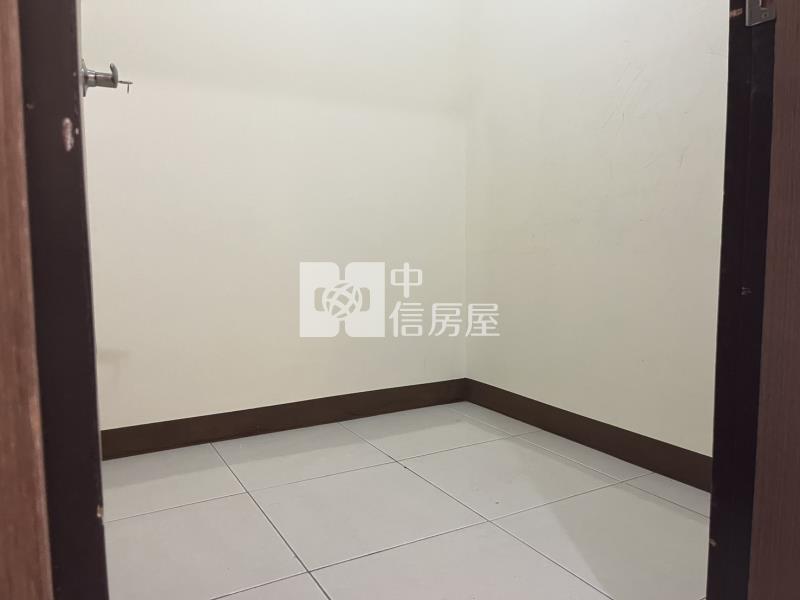 中國醫旁健身採光3+1房屋室內格局與周邊環境