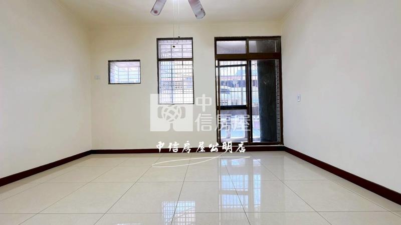 嘉義市劉厝活巷孝親車庫別墅房屋室內格局與周邊環境