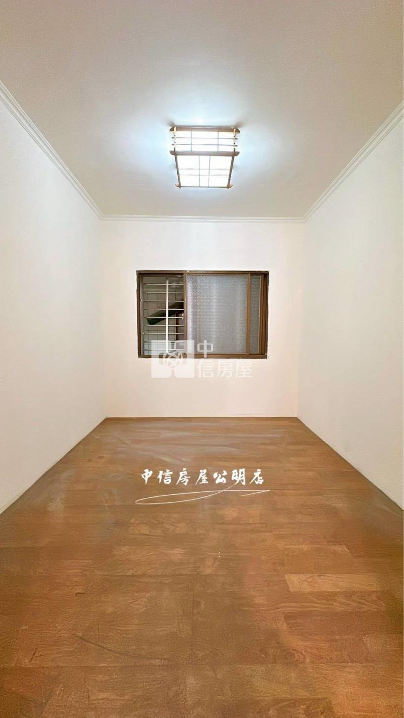 嘉義市劉厝活巷孝親車庫別墅房屋室內格局與周邊環境