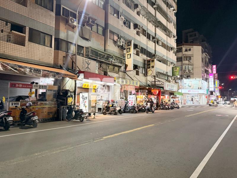 正興安路熱鬧吃市純壹樓店面房屋室內格局與周邊環境