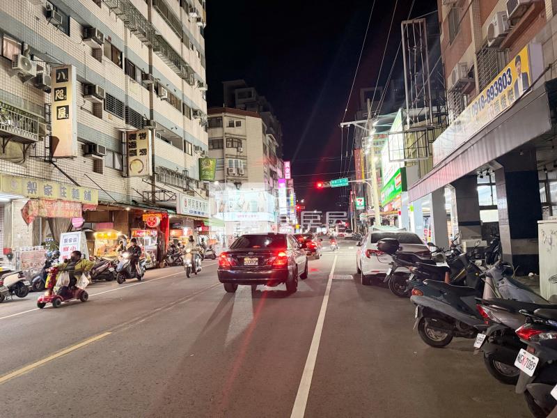 正興安路熱鬧吃市純壹樓店面房屋室內格局與周邊環境