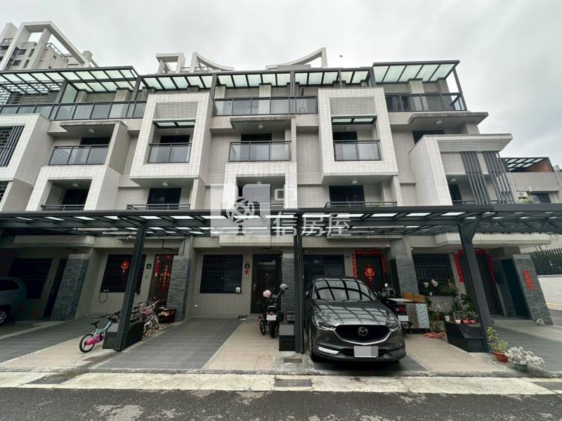 大里極光計畫輕屋齡前院停車透天房屋室內格局與周邊環境