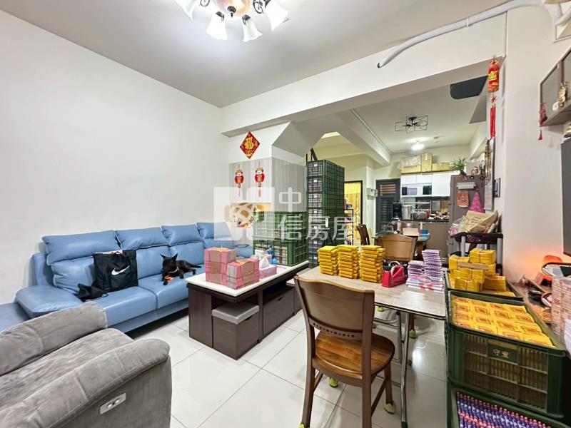 大里極光計畫輕屋齡前院停車透天房屋室內格局與周邊環境