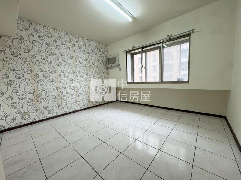 嶺東知高商圈大三房附車位房屋室內格局與周邊環境