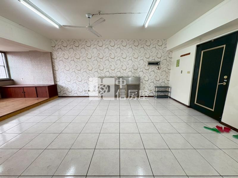 嶺東知高商圈大三房附車位房屋室內格局與周邊環境