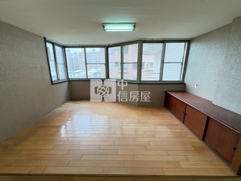 嶺東知高商圈大三房附車位房屋室內格局與周邊環境