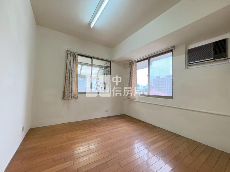 嶺東知高商圈大三房附車位房屋室內格局與周邊環境