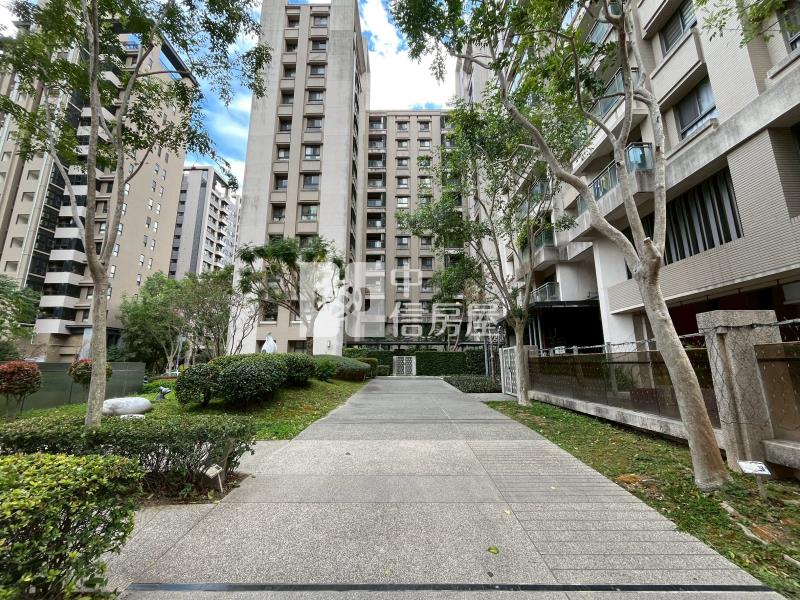 六月微風高樓層兩房機上車位房屋室內格局與周邊環境