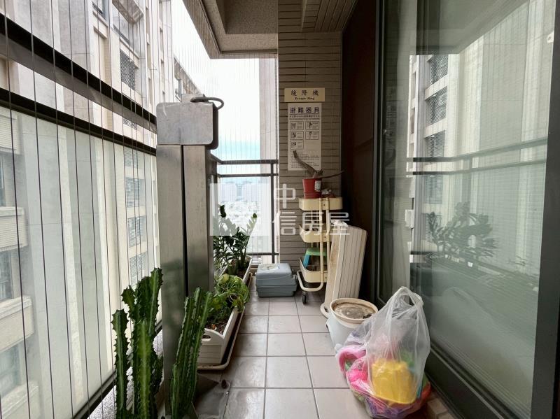 六月微風高樓層兩房機上車位房屋室內格局與周邊環境