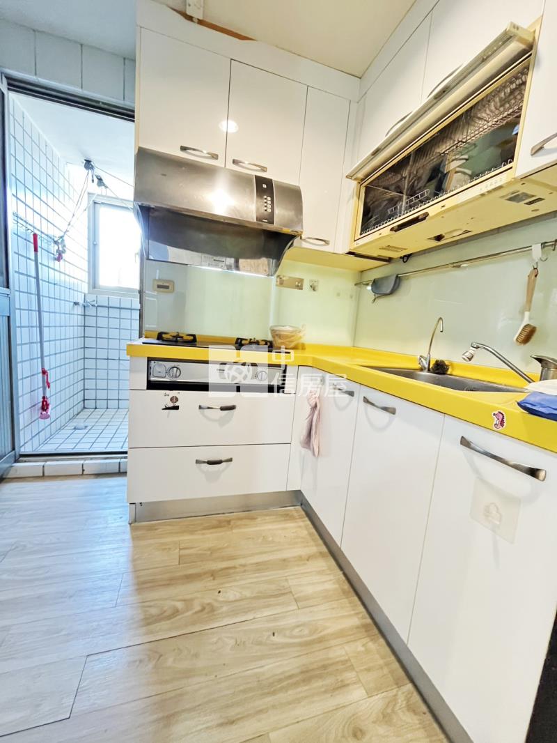 南屯國小旁視野三房雙車位房屋室內格局與周邊環境