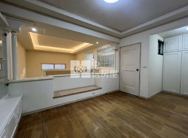 陽光山林全新整理美別墅房屋室內格局與周邊環境