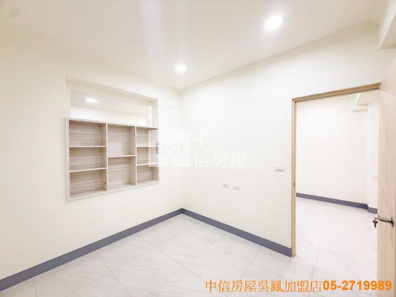 文化路尾漂亮車庫美別墅房屋室內格局與周邊環境