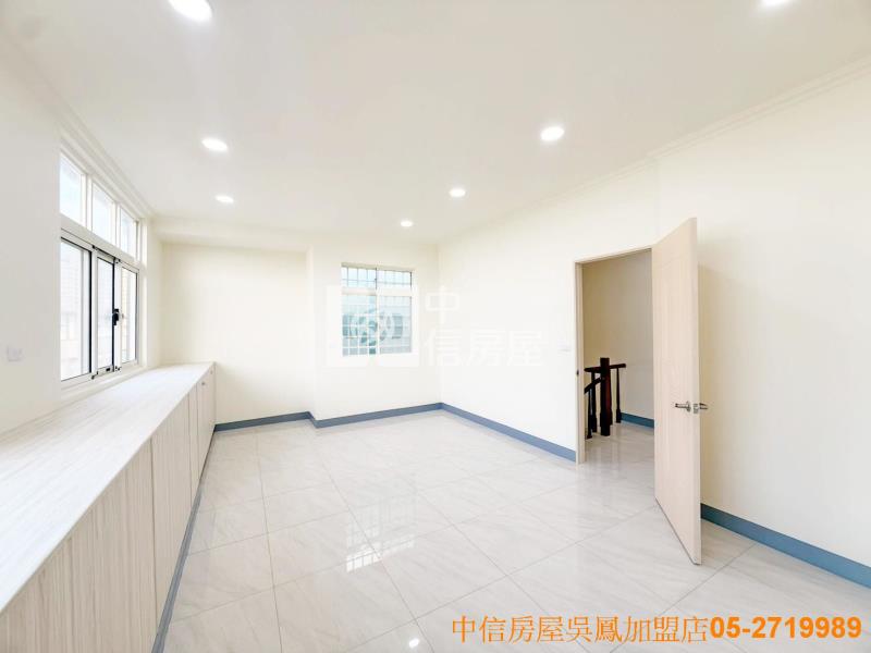 文化路尾漂亮車庫美別墅房屋室內格局與周邊環境