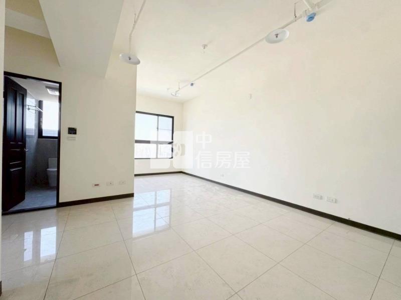 龍騰MRT高樓層景觀露臺戶房屋室內格局與周邊環境