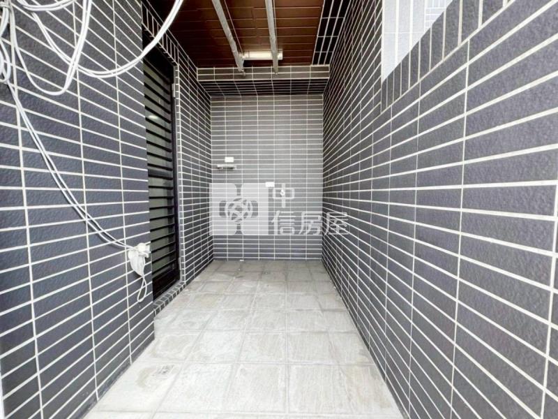 龍騰MRT高樓層景觀露臺戶房屋室內格局與周邊環境