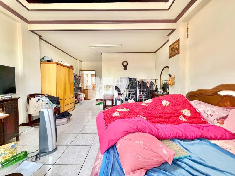 臨路雙車邊間透天A房屋室內格局與周邊環境