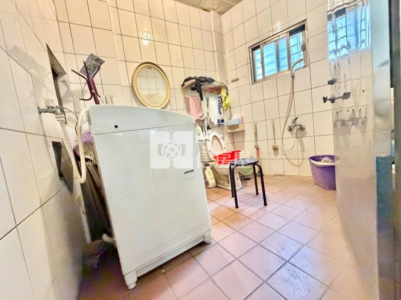 臨路雙車邊間透天A房屋室內格局與周邊環境