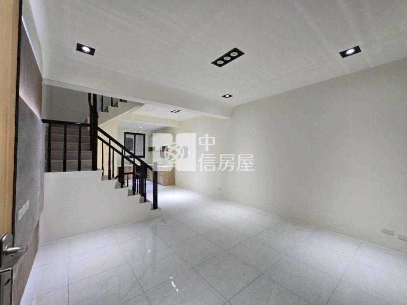 龍潭國中全新整理5房+雙車位透天房屋室內格局與周邊環境