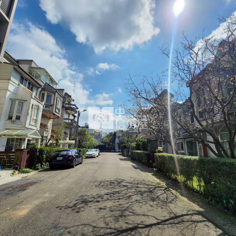 楊梅陽光山林前庭後院美墅房屋室內格局與周邊環境