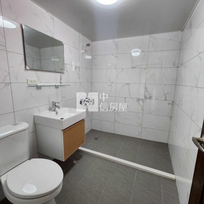 楊梅陽光山林前庭後院美墅房屋室內格局與周邊環境